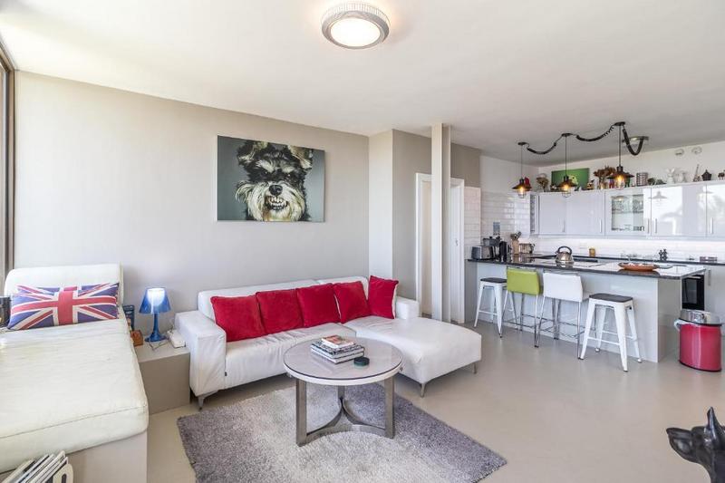 5 Bedroom Property for Sale in Green Point Western Cape